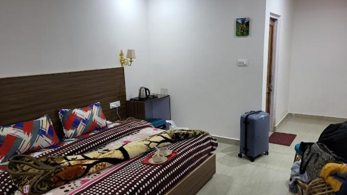 Starry Sky Hotel Joshimath Exterior photo